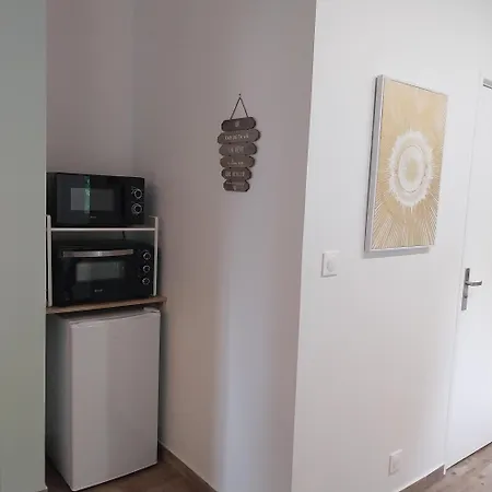 Appartement Dans Ancienne Corps De Ferme C *
